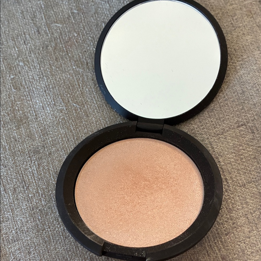 BECCA Shimmering Skin Perfector - Soft Peach